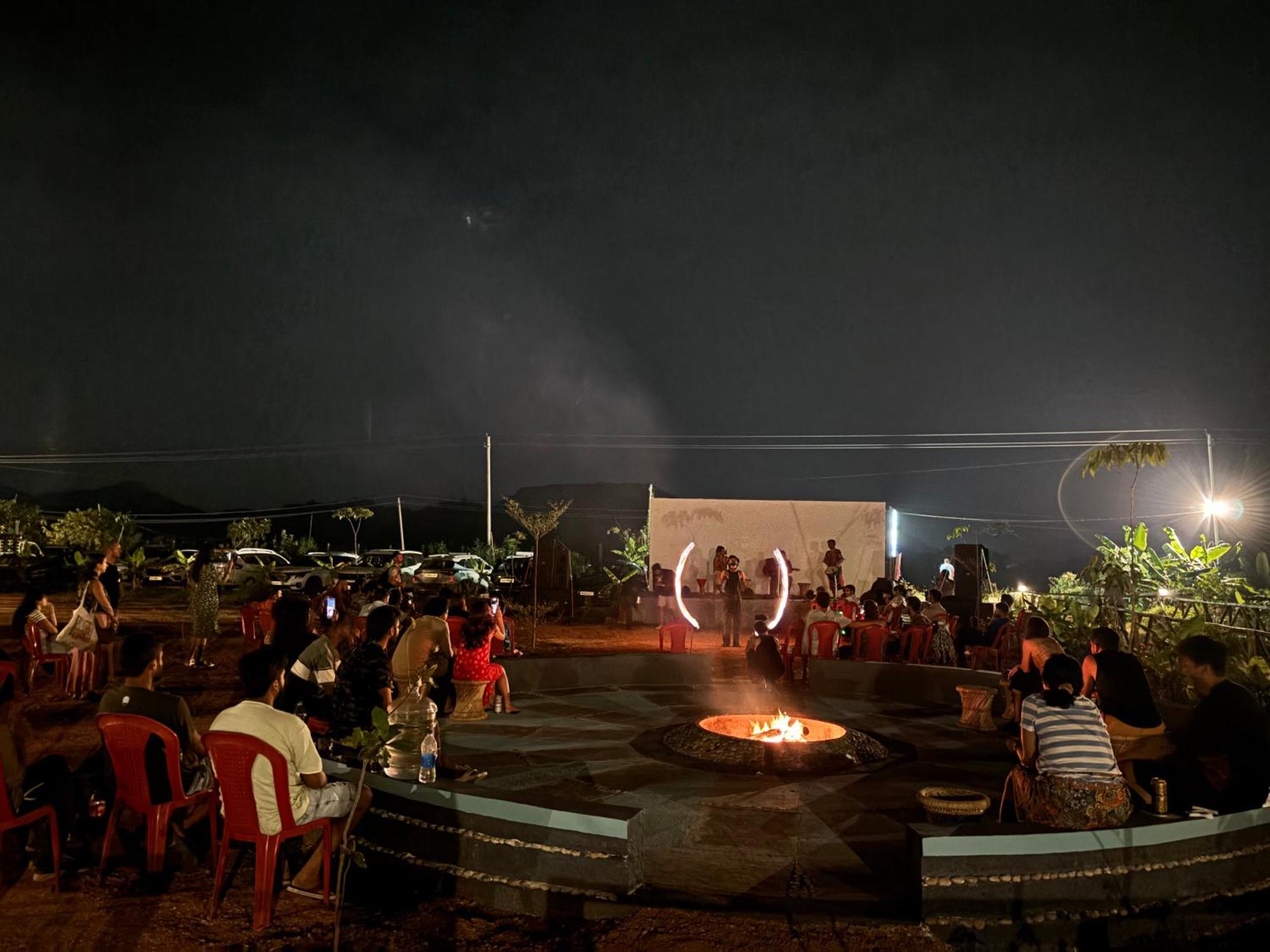 Mowgli'S Cafe Hampi & Guest House Exterior foto